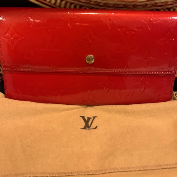 Beautiful Louis Vuitton Wallet ! In great condition no transfer!! - Picture 2 of 14
